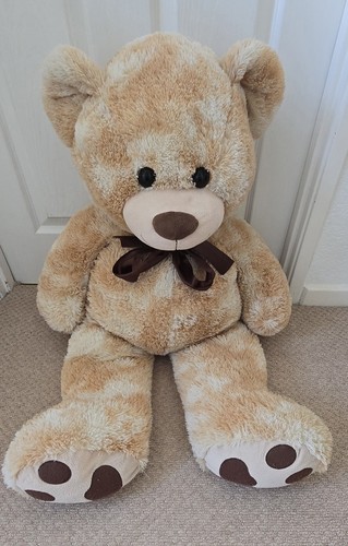 Big teddy bear - big,